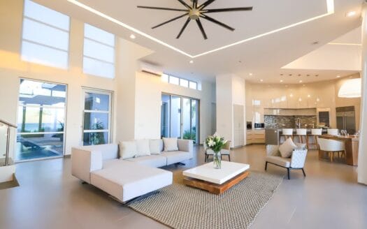 Langosta Beach Front Luxury Home