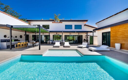 Los Almendros Luxury Home, Hacienda Pinilla
